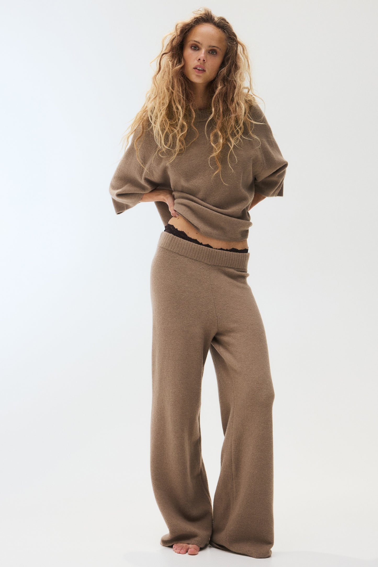 FINE-KNIT SUIT