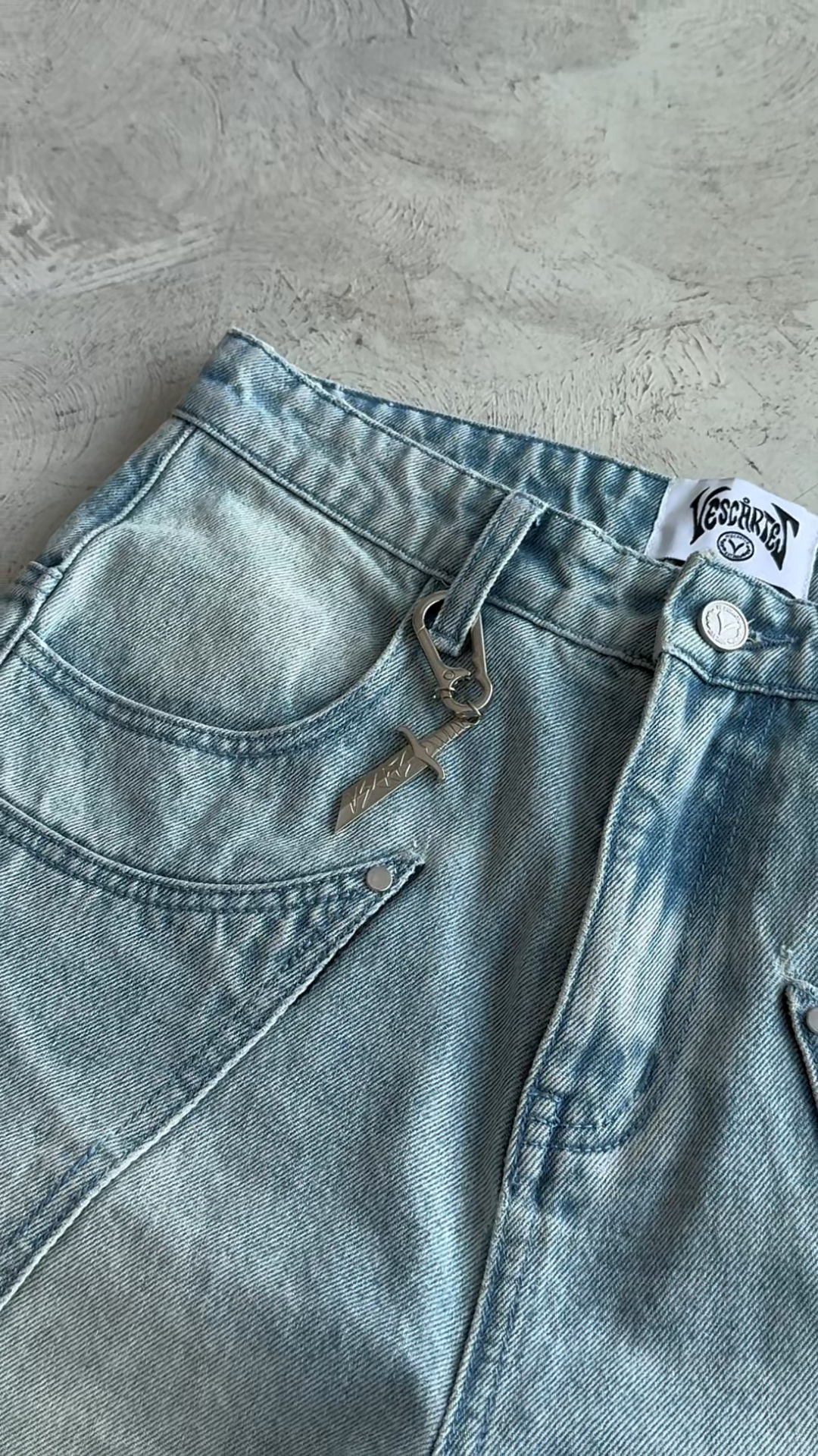 DENIM CHIVALRY BLOOM
