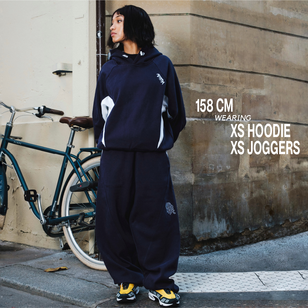 COLOR-BLOCKED ATHLETIC SET