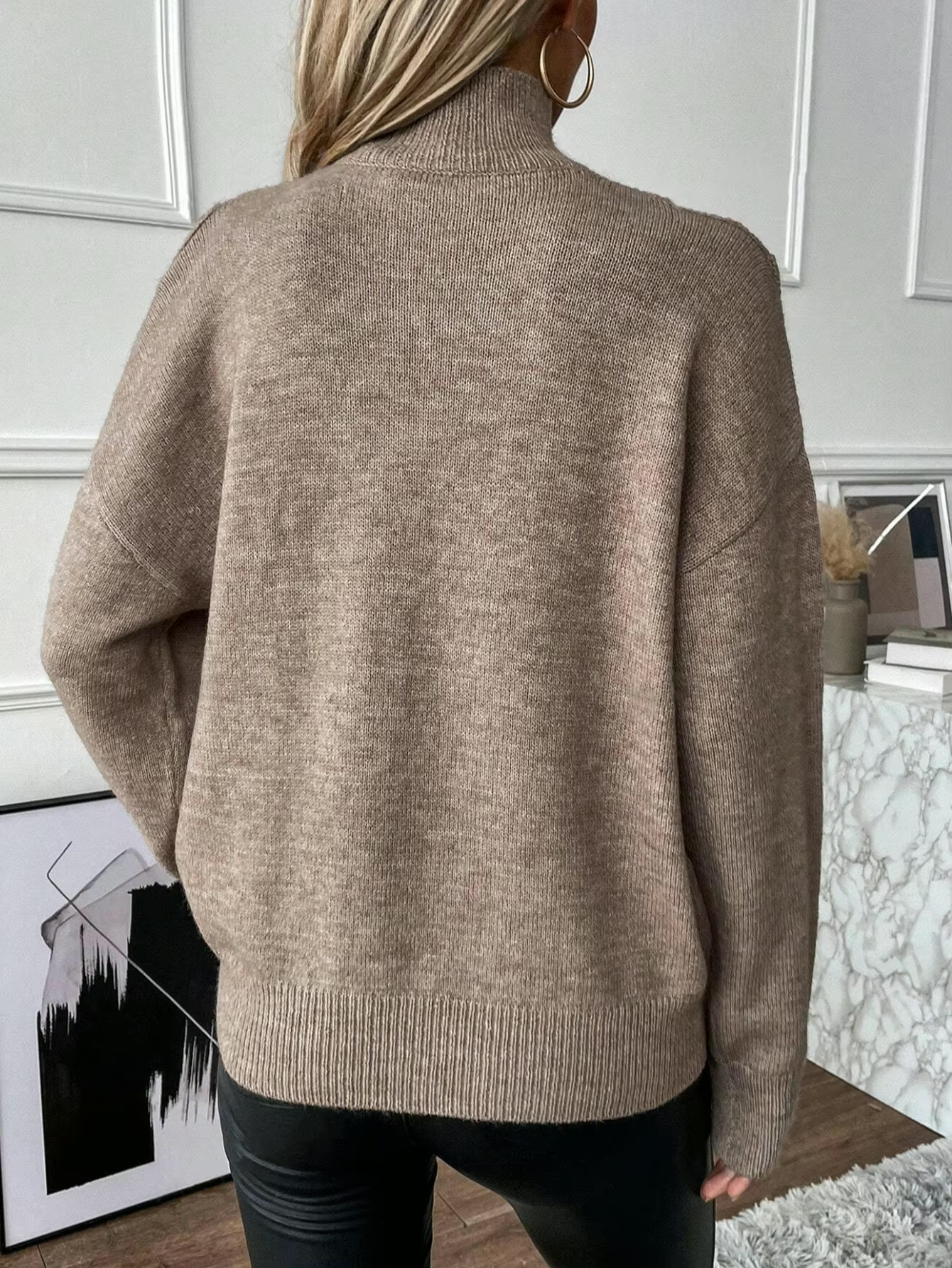 Women's V-neck elegant sweater